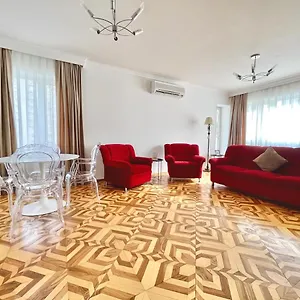 Апартаменты Flame Towers View 
